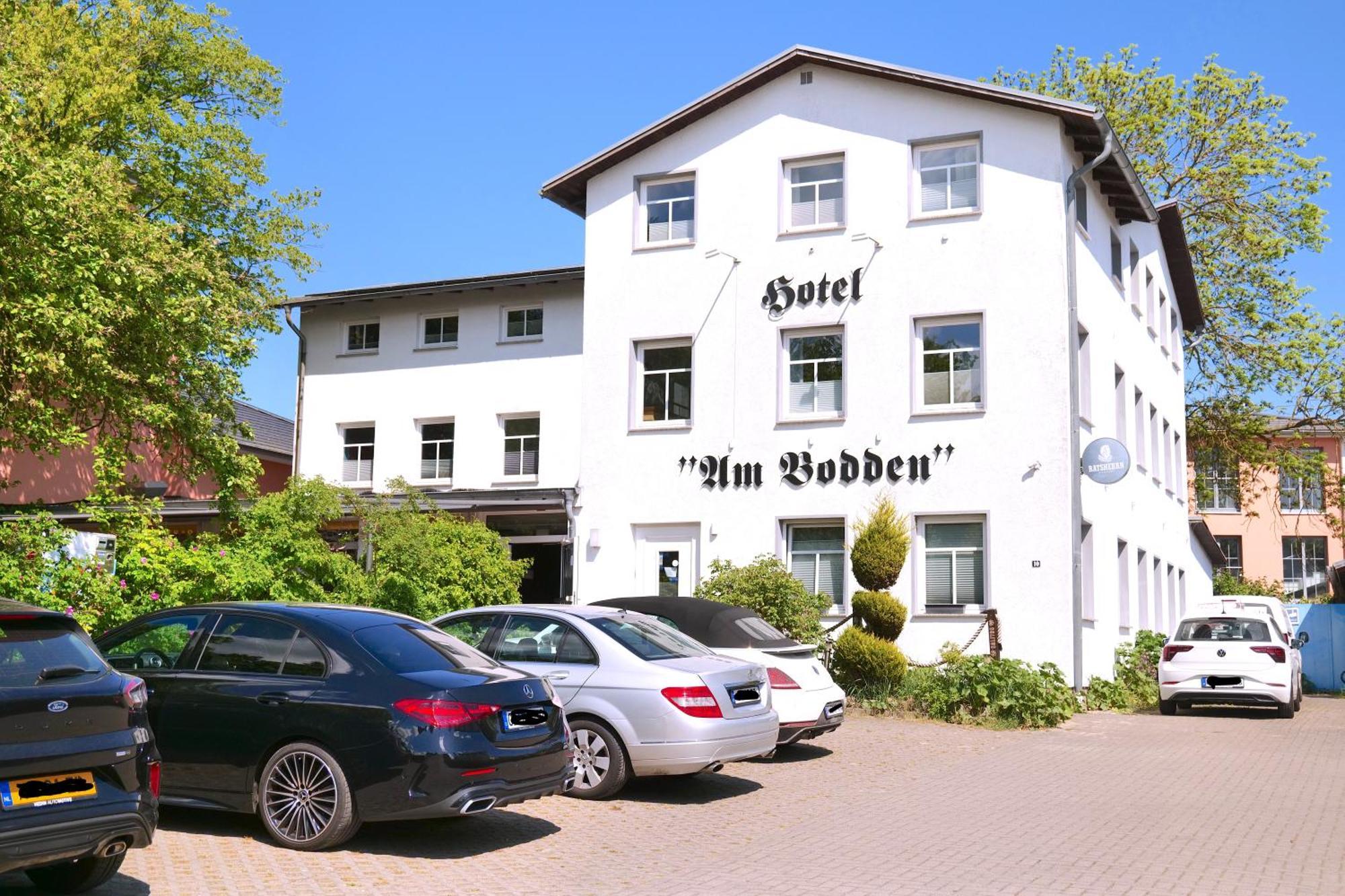 Hotel & Restaurant Am Bodden بوتبوس المظهر الخارجي الصورة