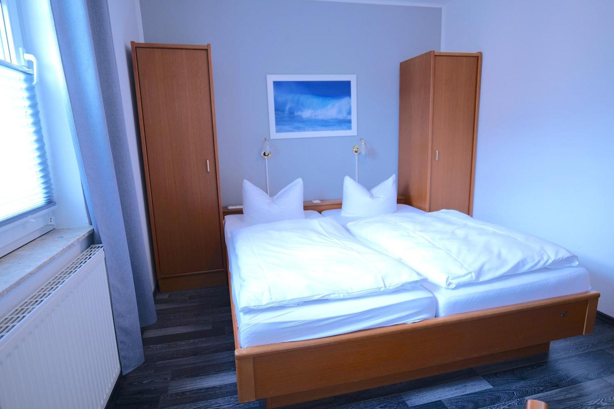 Hotel & Restaurant Am Bodden بوتبوس المظهر الخارجي الصورة
