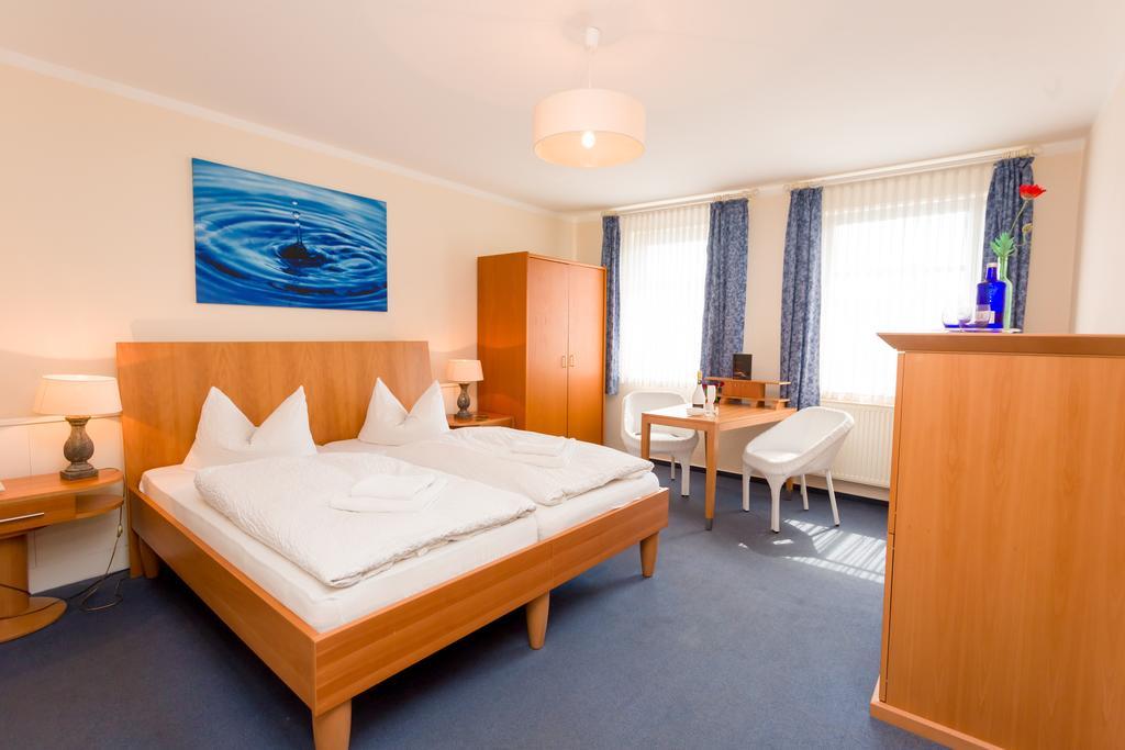 Hotel & Restaurant Am Bodden بوتبوس الغرفة الصورة