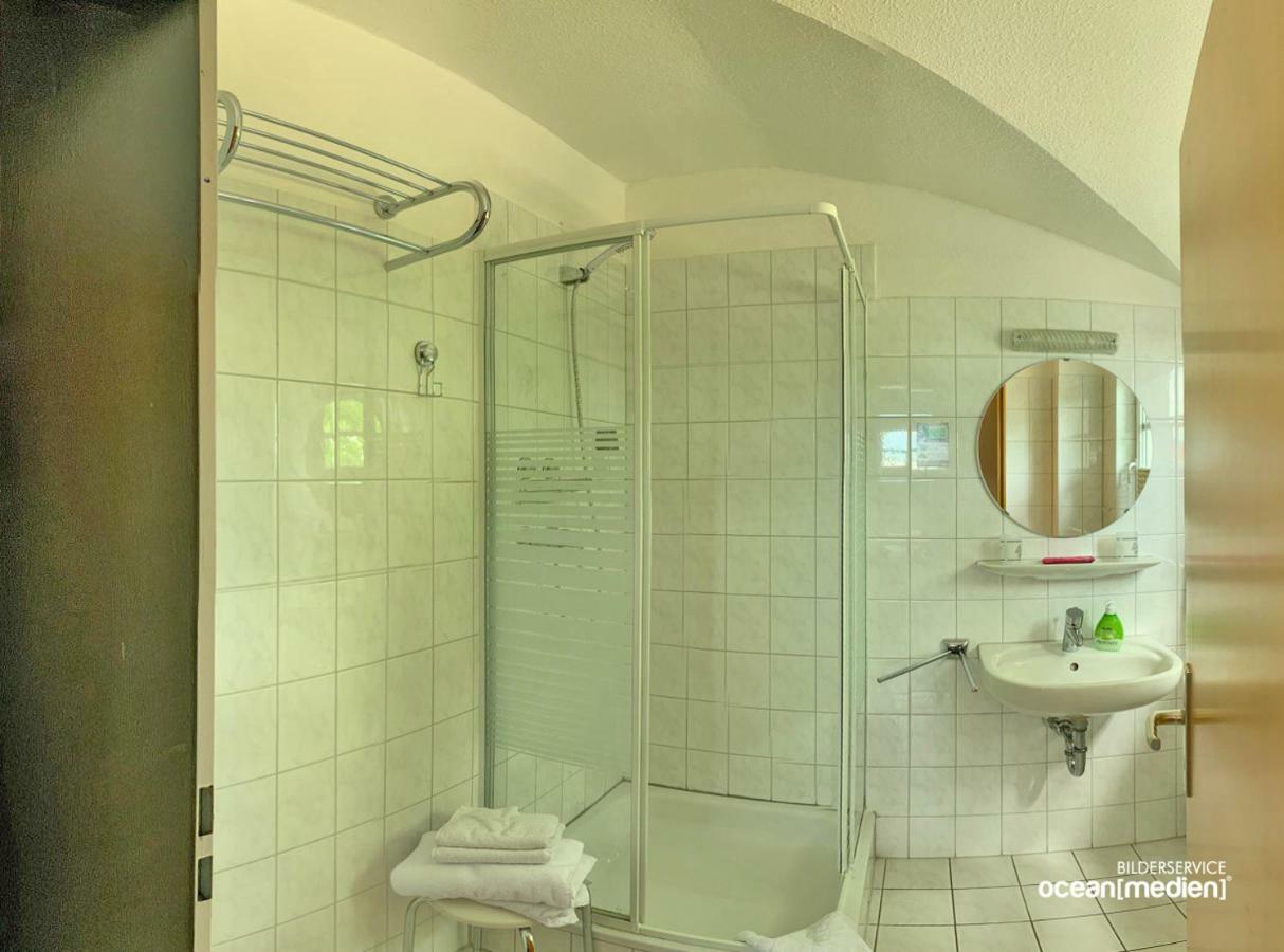 Hotel & Restaurant Am Bodden بوتبوس المظهر الخارجي الصورة